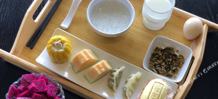 十二城·寒江楼·观景临江庭院温泉loft设计云宿(芙蓉镇大瀑布店)图片