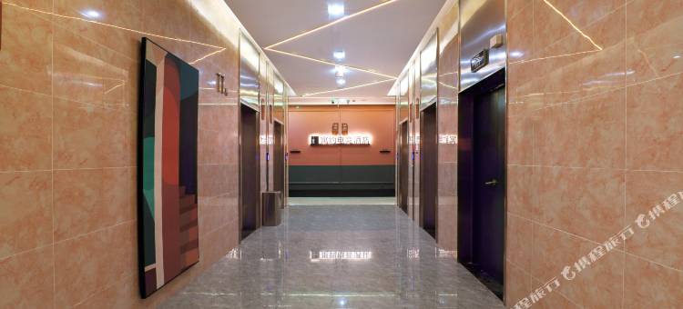 寓约电竞酒店(南昌红谷滩铜锣湾广场店)图片