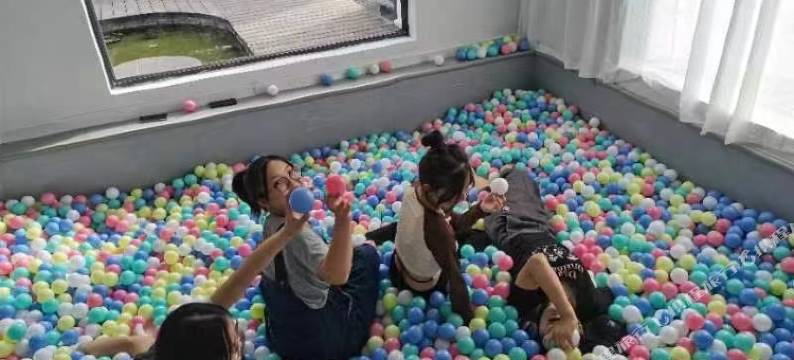 连云港小鱼家轰趴民宿(花果山店)图片