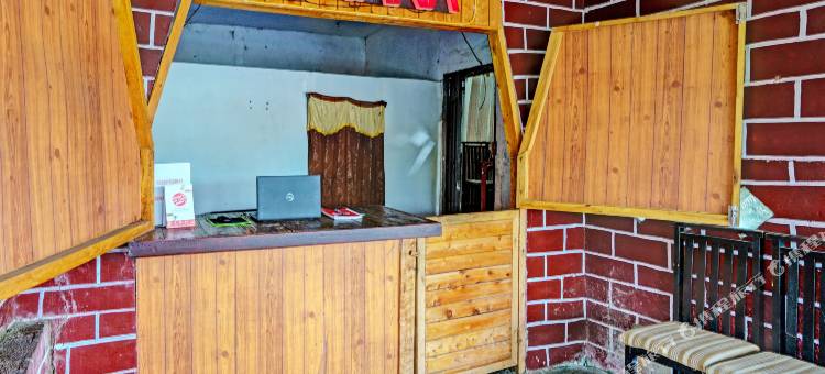 O 伊曼旅游公园二号酒店，靠近西廷佐伊曼旅游公园(Hotel O Taman Wisata Iman II Near Taman Wisata Iman Sitinjo)图片