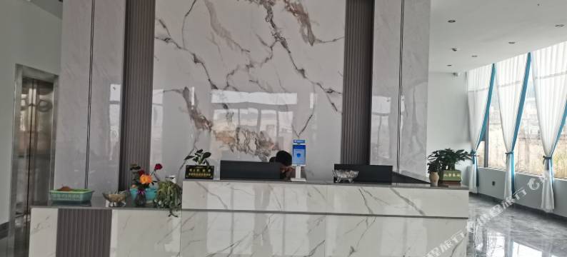 梓土智能酒店(曲靖大龙潭店)图片