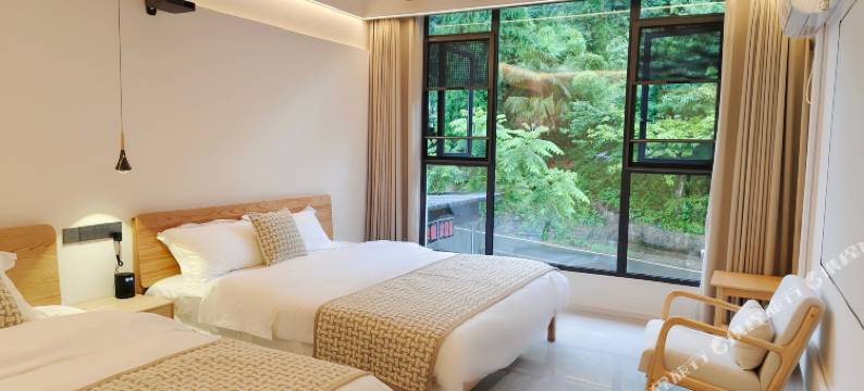 峨眉山鑫钰酒店(峨眉山景区零公里店)图片