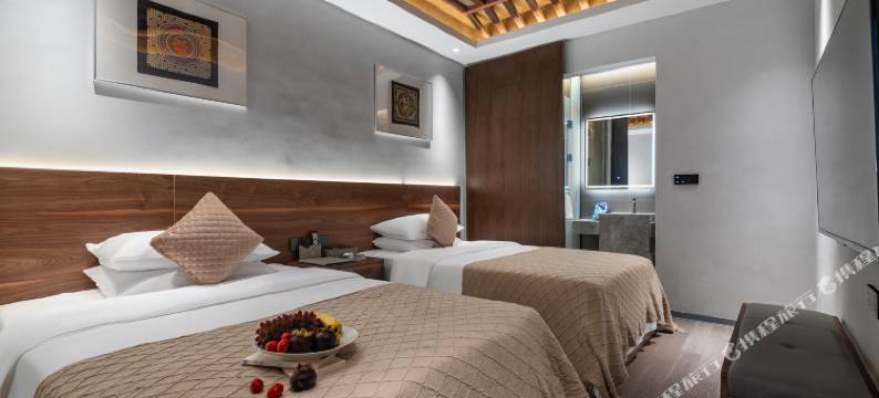 晴天Sunny Day设计师艺术空间民宿(荔波美食街店)图片