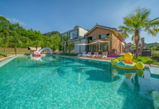 半亩梯田星空泳池度假美宿（皖南川藏线店）外景图