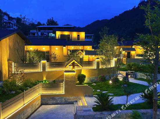 青川木牍温泉民宿