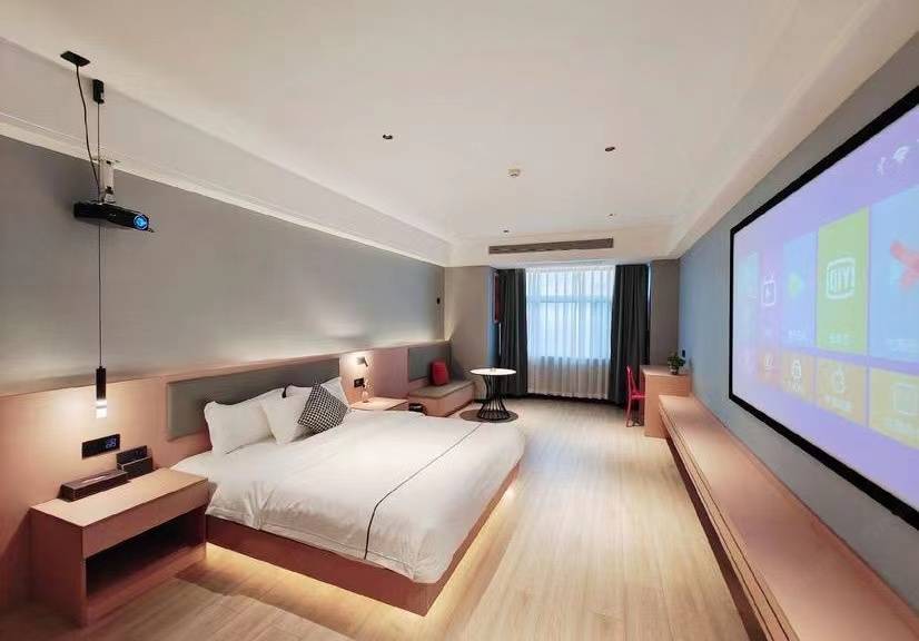 敦临世家精品主题酒店(西安三桥地铁站万象城店)