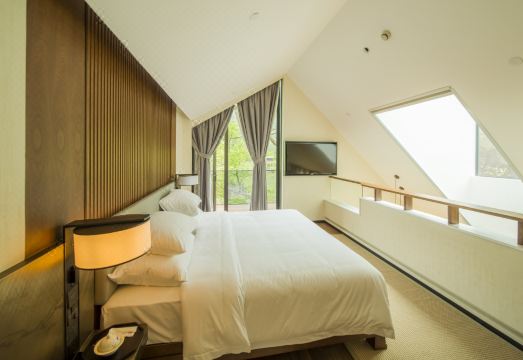 Found Retreat Jiande Hangzhou Hotel Overview