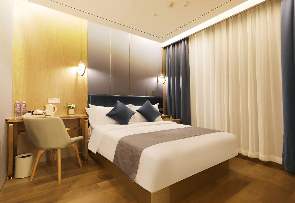 weiting hotel shanghai yan an West Road Subway sation shopHotel Overview