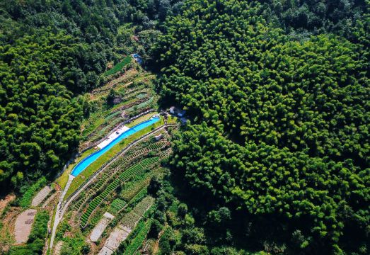 新昌尚诗堂·天姥山居外景图