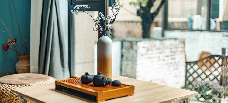 峨眉山印主题山与湖酒店图片