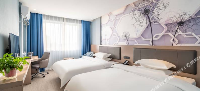 中怡精品酒店(潜山市雪湖里历史文化街区天柱山旅游客运站店)图片