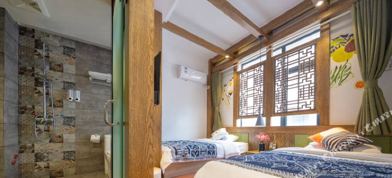 张家界指南针精品客栈(天门山索道店)图片