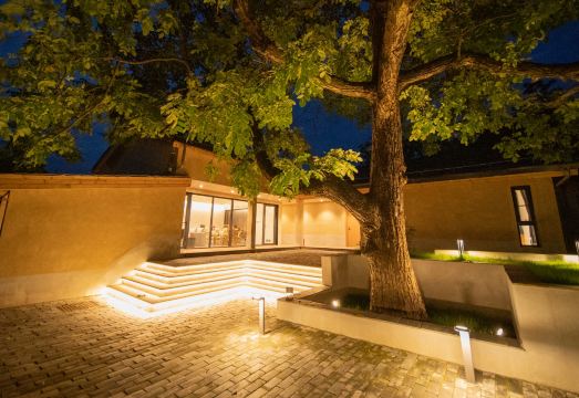 Yinju Xiangli Huapopo Homestay Hotel Overview