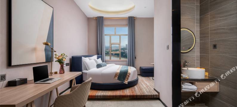 宏达万枫城市文化酒店(藤州大道文化广场店)图片