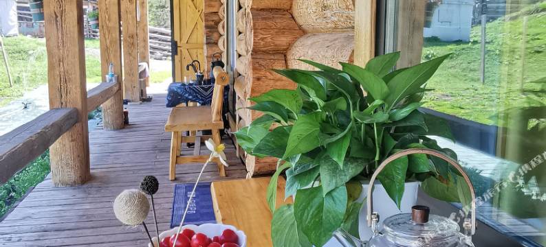 白哈巴陆玖庭院图片