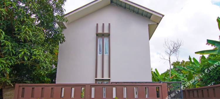 O酒店普特里伊斯兰旅馆靠近SPBU林博潘长(Hotel O Putri Guest House Syariah Near Spbu Rimbo Panjang)图片