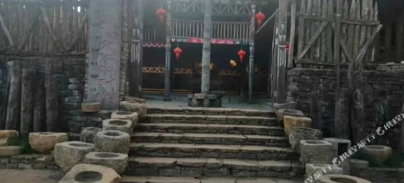 司莫拉佤族果果旅馆(腾冲驼峰机场店)图片