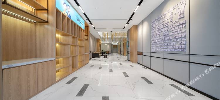 白玉兰酒店(上海浦东机场凌空路地铁站店)图片