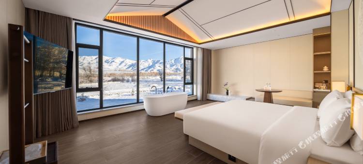 可可托海清澄白山民宿图片