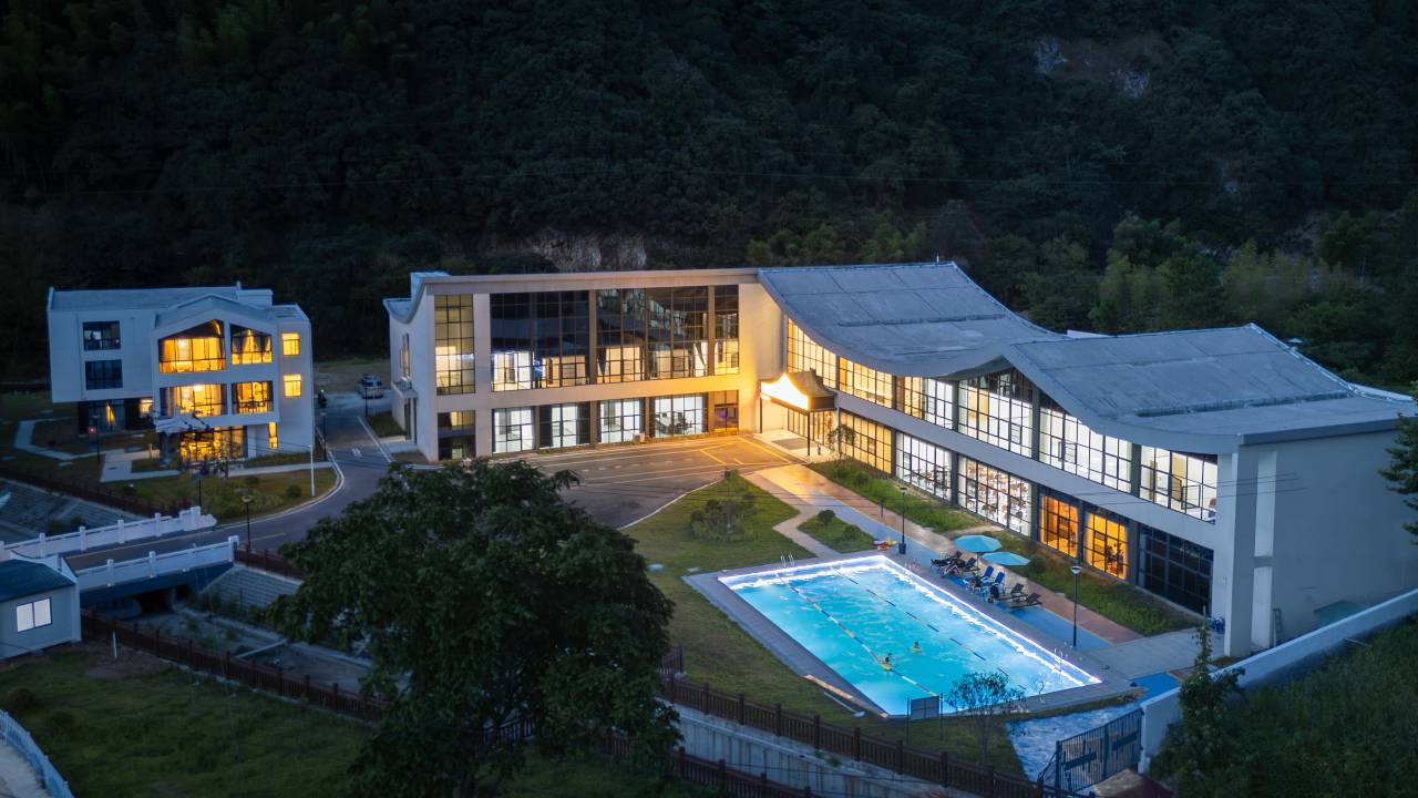 见吾乡·月亮湖畔度假庄园(皖南川藏线月亮湾风景区店)图片