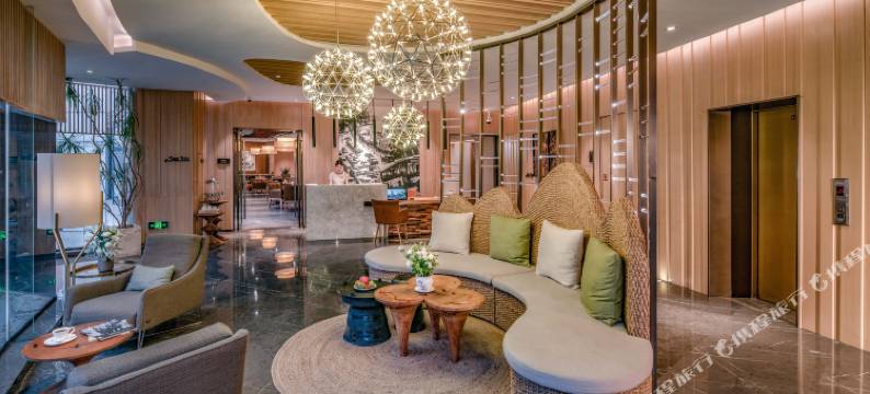 云涧酒店(重庆观音桥步行街轻轨站店)图片