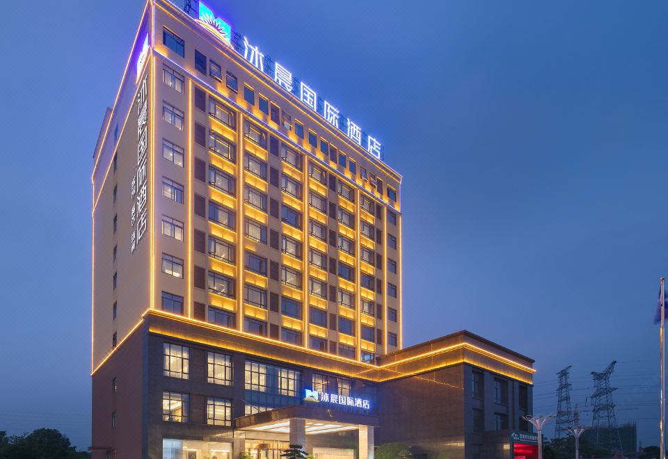  Hotel Overview