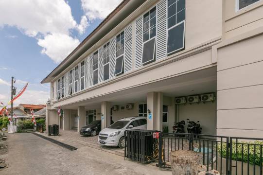 首都O3930格里亚洛卡(Capital O 3930 Griya Loka Syariah)