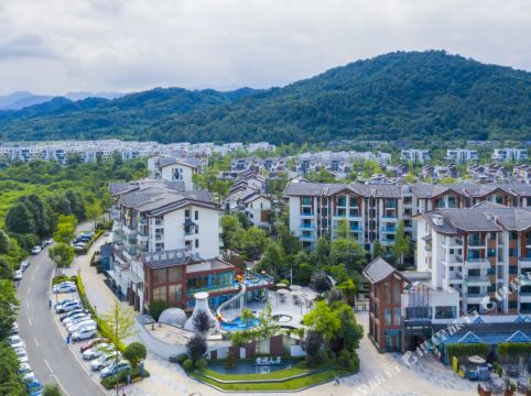 崇州街子古镇斯维登温泉度假酒店青城山居店