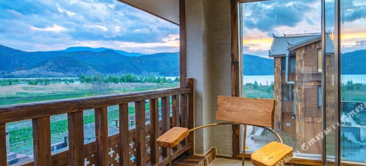 糊涂窝湖景度假酒店(泸沽湖亲爱的客栈)图片