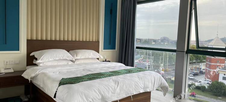 睿柏·云酒店(上海佘山欢乐谷店)图片