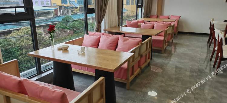 布拖朵洛荷大酒店图片