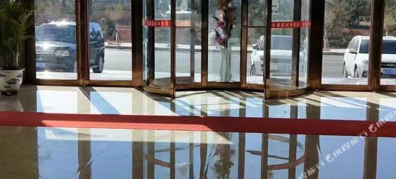 察右后旗馨雅大酒店图片