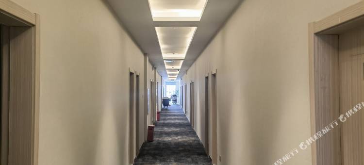 网鱼电竞酒店(南京龙华路地铁站店)图片