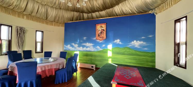 察右中旗鸿骏草原度假中心图片