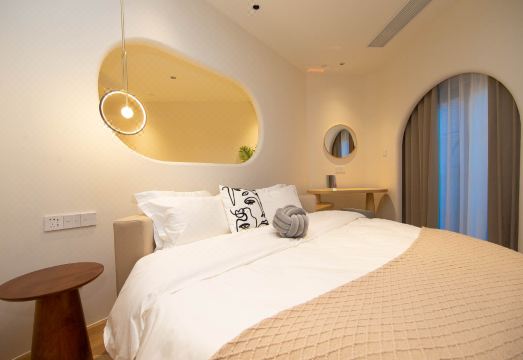 Shanghai July Light Luxury Hotel Hotel Overview