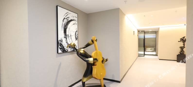 咖居铂金酒店(南京新街口地铁站德基广场店)图片