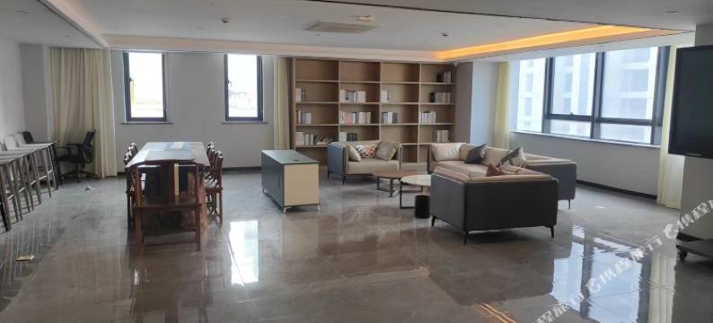 博语华庭酒店(长兴利时广场店)图片