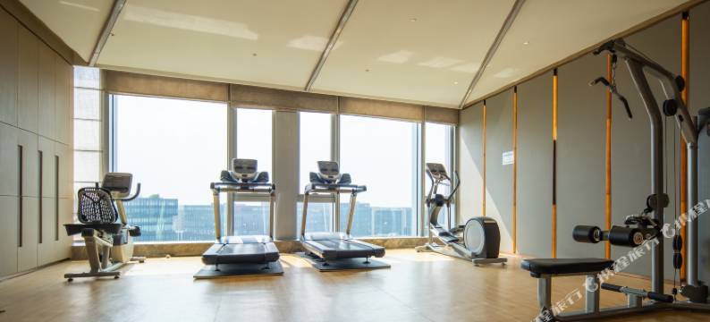 上海方隅酒店(虹桥火车站中骏广场店)图片