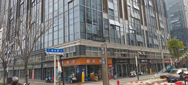 朗季酒店(武汉光谷科技会展中心大悦城店)图片