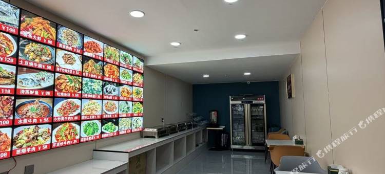 云澜酒店(阿勒泰五百里风情街区店)图片