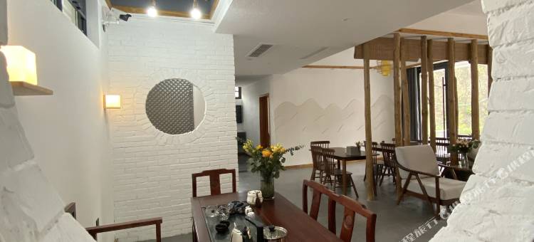铁路驿站(老君山云景索道店)图片