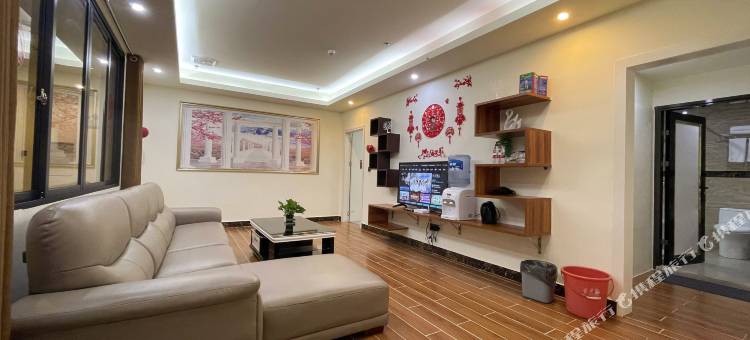 郁南合利大酒店图片