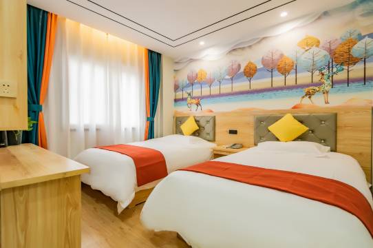 布丁严选酒店(西安钟鼓楼回民街骡马市店)