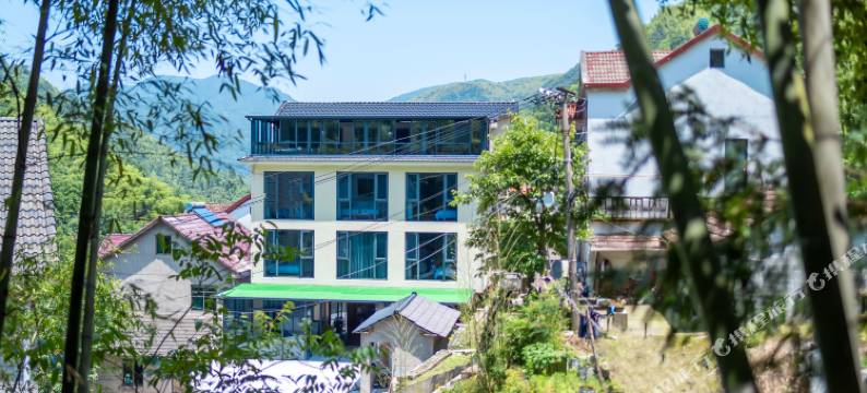 城品·倚山隐居(安吉藏龙百瀑店)图片