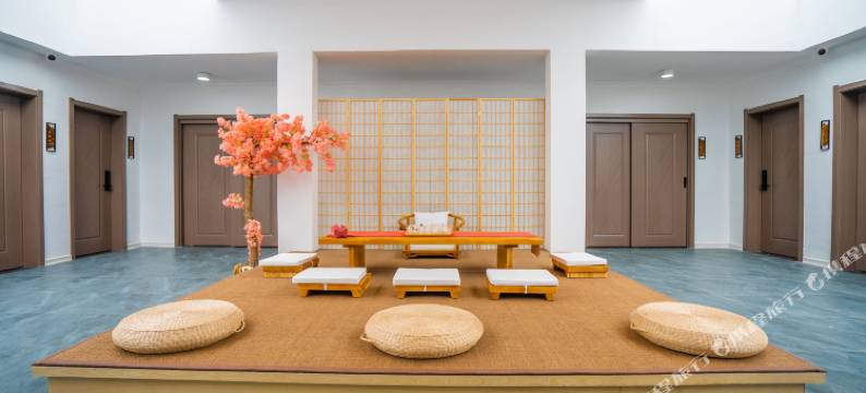 茶卡镜上小憩民宿图片