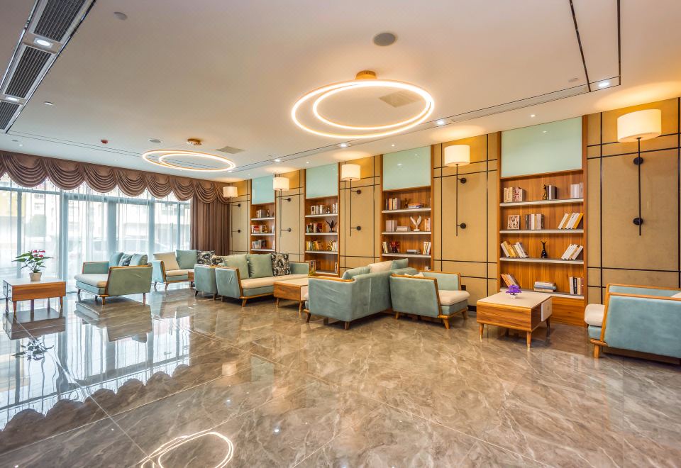 Four Seasons Hotel(Qingdao Jiaodong International Airport Store)Hotel Overview