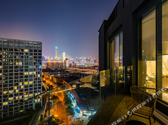 上海世博陆家嘴滨江中心亚朵S酒店