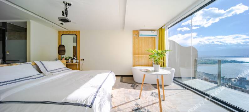 源素大理七间海智能海景别墅图片