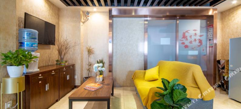 和枫雅居客酒店(西京医院康复路地铁站店)图片