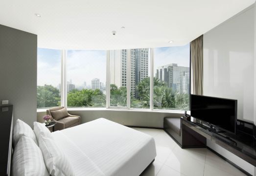 Grande Centre Point Hotel Terminal 21 Hotel Overview